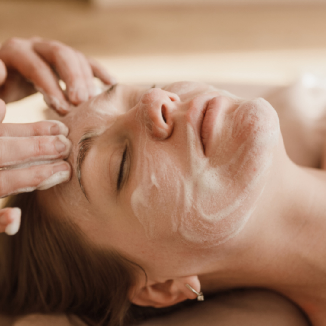 LUX Basic Cleansing Facial